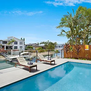 https://key-west.queenslandhotels.net